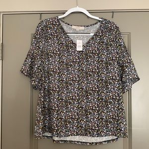LOFT- NWT flutter cap sleeve floral blouse